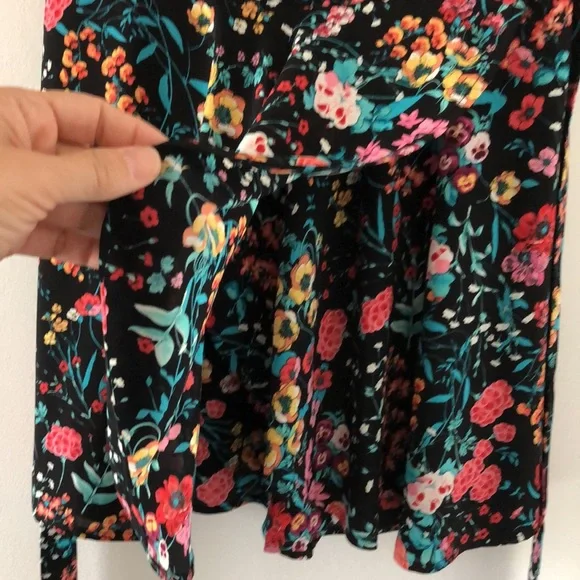 Worn once! - EXPRESS Floral Print Romper - Picture 6 of 11